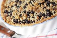 Easy apple blueberry pie with crumb topping